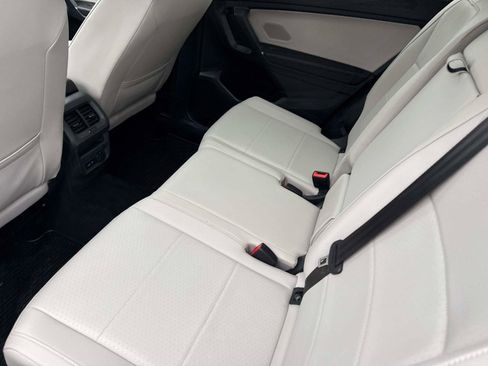 Used 2020 Volkswagen Tiguan SE image 14