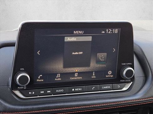 Used 2025 Nissan Rogue SV image 14