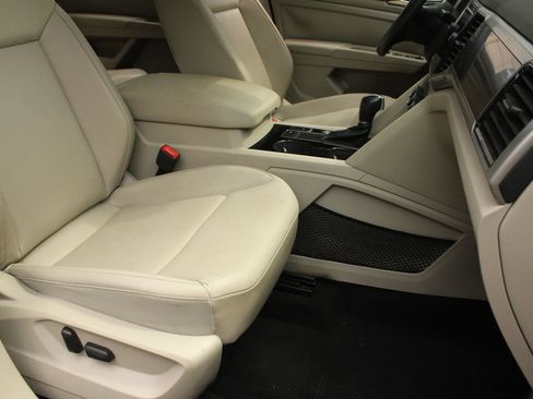 Used 2018 Volkswagen Atlas SEL FWD image 29