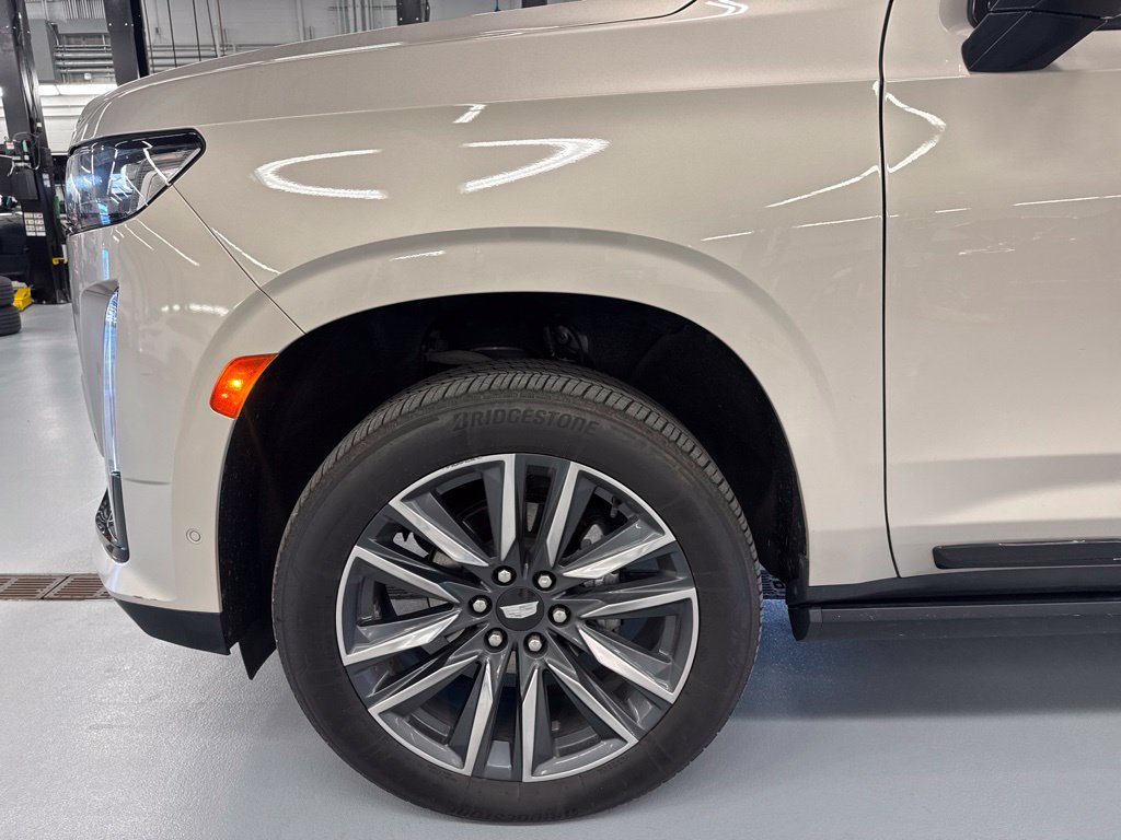Used 2023 Cadillac Escalade ESV Sport Platinum AWD/4WD image 11