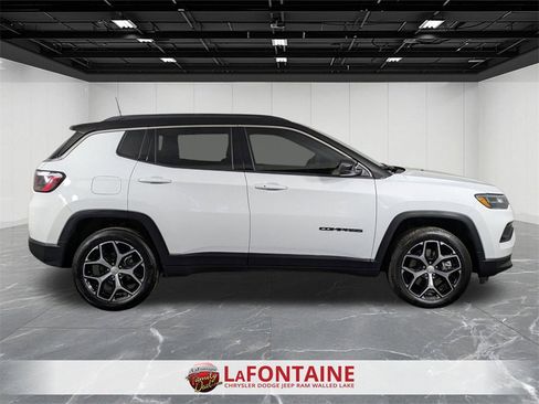 Certified 2024 Jeep Compass Limited image 6