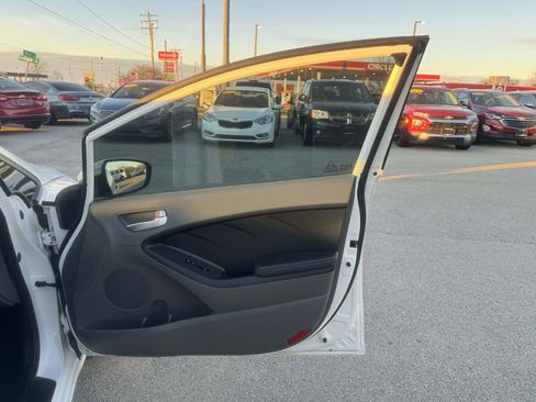 Used 2018 Kia Forte LX image 24