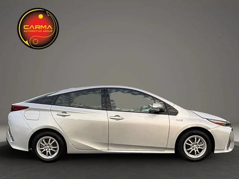 Used 2017 Toyota Prius Prime Advanced FWD image 6