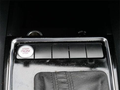 Used 2015 Volkswagen Jetta TDI SE image 35