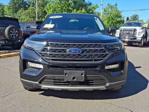 Certified 2023 Ford Explorer XLT w/ Equipment Group 202A AWD/4WD image 3