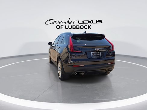 Used 2023 Cadillac XT4 Luxury w/ Cold Weather Package FWD image 7