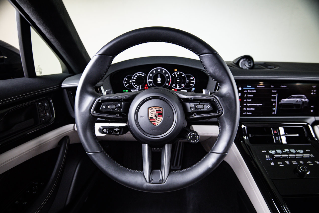 Certified 2026 Porsche Panamera GTS AWD/4WD image 26