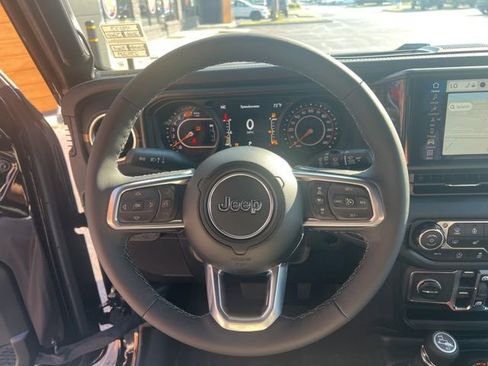 New 2026 Jeep Wrangler Unlimited Sahara AWD/4WD image 10