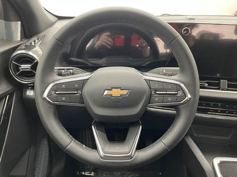 New 2026 Chevrolet Equinox LT w/ Safety and Technology Package AWD/4WD image 12