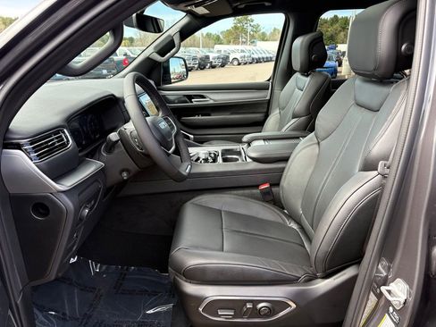 New 2026 Jeep Grand Wagoneer 4WD image 11