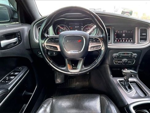 Used 2020 Dodge Charger SXT w/ Leather Interior Group image 8