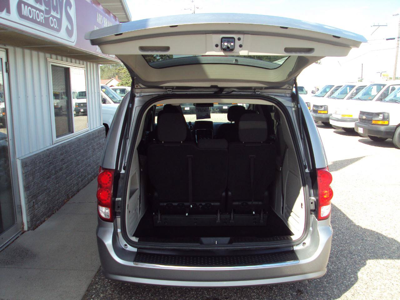 Used 2017 Dodge Grand Caravan SE w/ Power Window Group FWD image 7