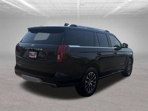 Used 2025 Ford Expedition Platinum AWD/4WD image 12
