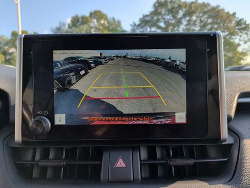 Used 2025 Toyota RAV4 XLE FWD image 21