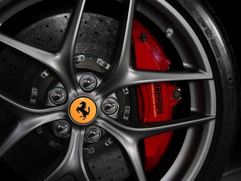 Used 2016 Ferrari F12 Berlinetta image 16