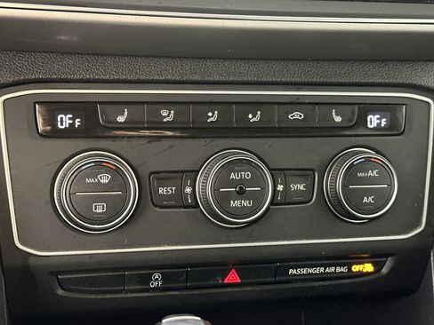 Used 2018 Volkswagen Atlas SE w/ R-Line Package image 23