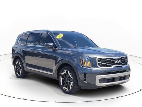 Used 2024 Kia Telluride S w/ S Sunroof Package FWD image 3