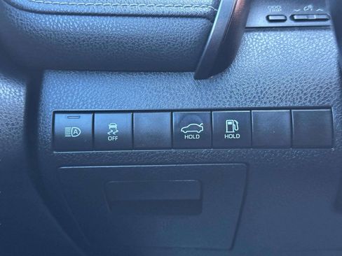 Used 2020 Toyota Camry SE FWD image 21