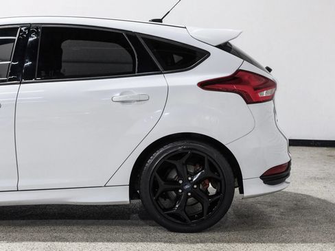 Used 2017 Ford Focus ST FWD image 10