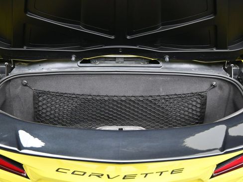 Used 2021 Chevrolet Corvette Stingray Premium Conv w/ Z51 Performance Package RWD image 27