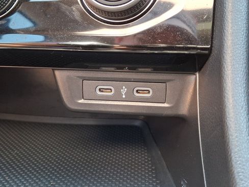 Certified 2023 Volkswagen Jetta SE w/ Panoramic Sunroof Package FWD image 24