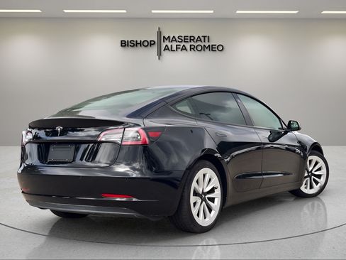Used 2021 Tesla Model 3 Standard Range Plus RWD image 5