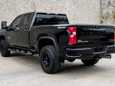 Used 2022 Chevrolet Silverado 2500 Custom w/ Custom Convenience Package image 9