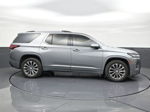 Used 2023 Chevrolet Traverse Premier FWD image 6