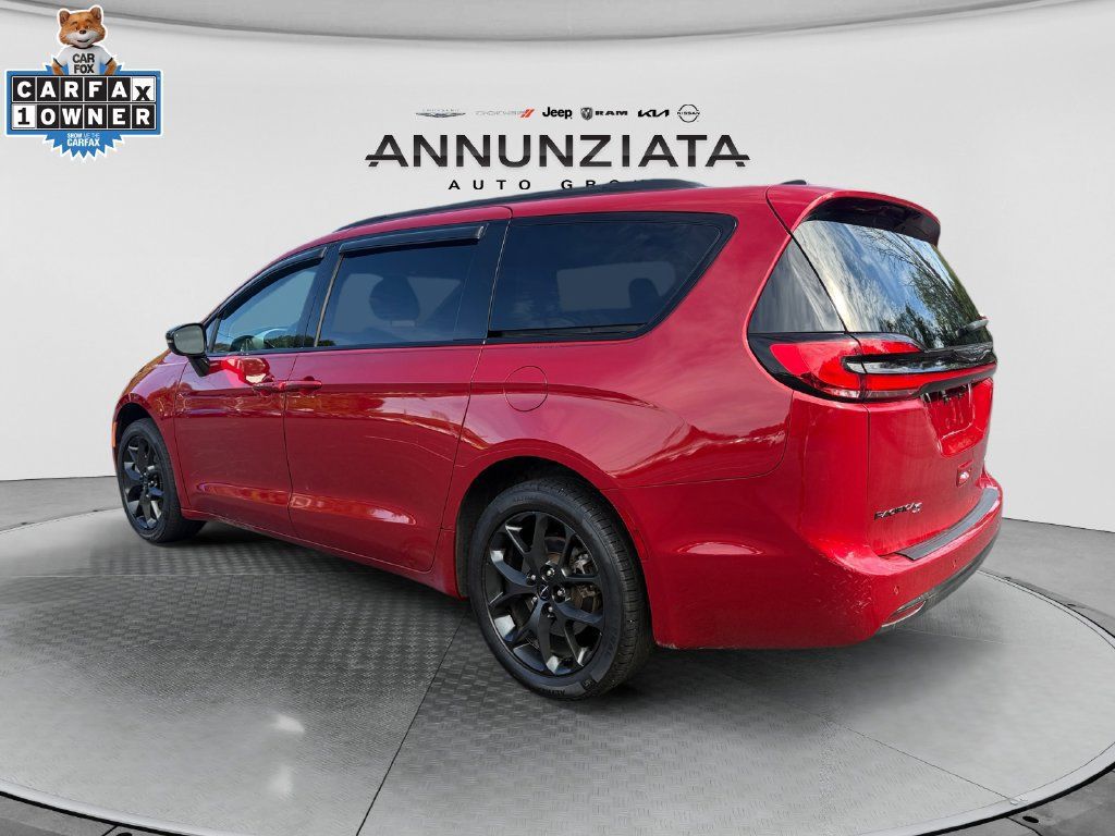Used 2024 Chrysler Pacifica Touring-L w/ S Appearance Package AWD/4WD image 3