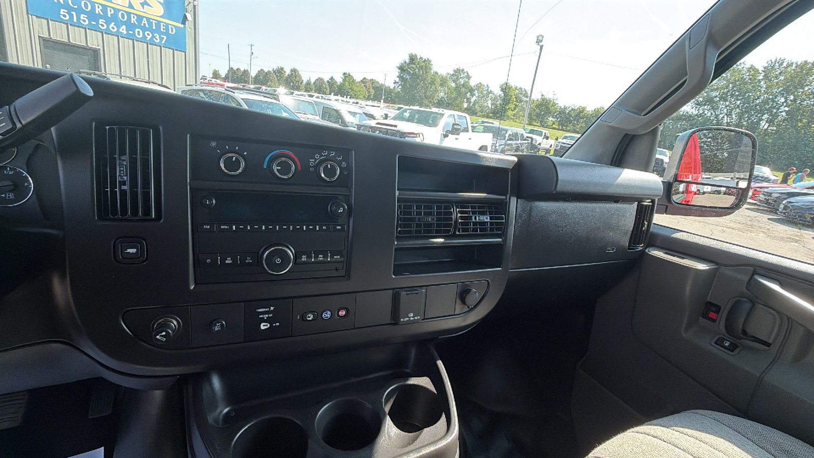 Used 2020 Chevrolet Express 3500 w/ Driver Convenience Package RWD image 13