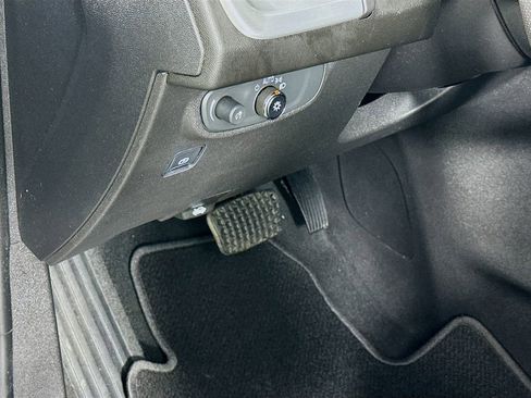 Used 2022 GMC Terrain SLE w/ Driver Convenience Package image 10