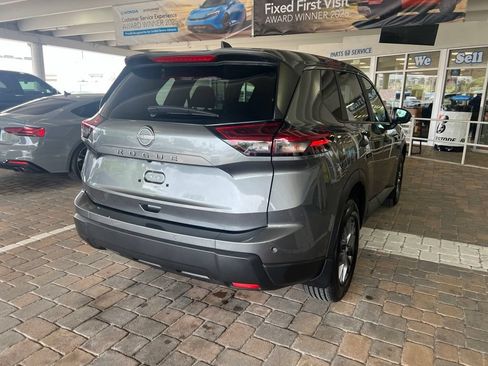Used 2025 Nissan Rogue S FWD image 13
