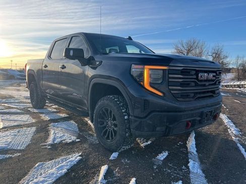 Used 2022 GMC Sierra 1500 AT4X image 9