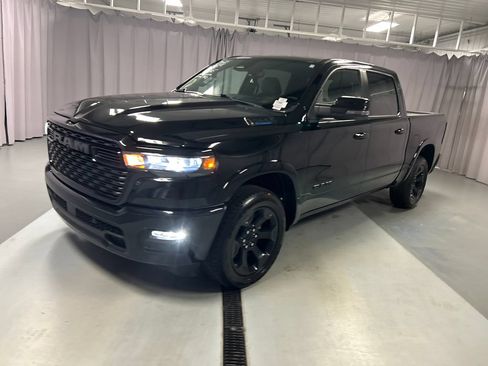 Used 2025 RAM 1500 Big Horn AWD/4WD image 3