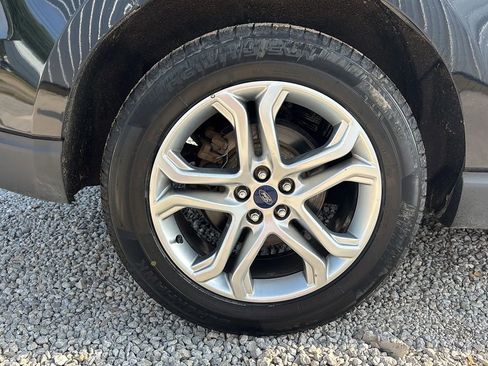 Used 2018 Ford Edge Titanium AWD/4WD image 7