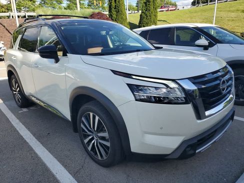 Certified 2023 Nissan Pathfinder Platinum AWD/4WD image 1