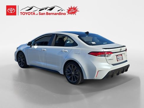 Certified 2024 Toyota Corolla SE image 3