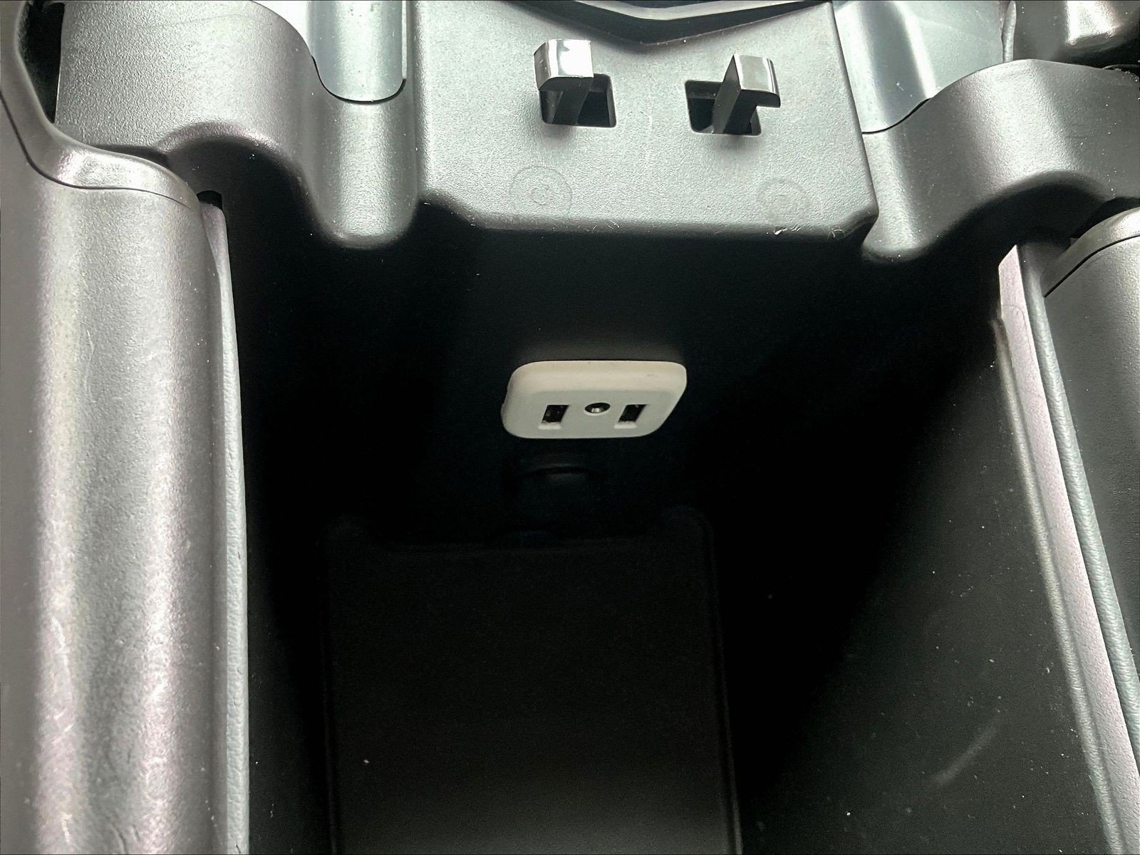 Used 2019 Buick Envision Essence FWD image 16