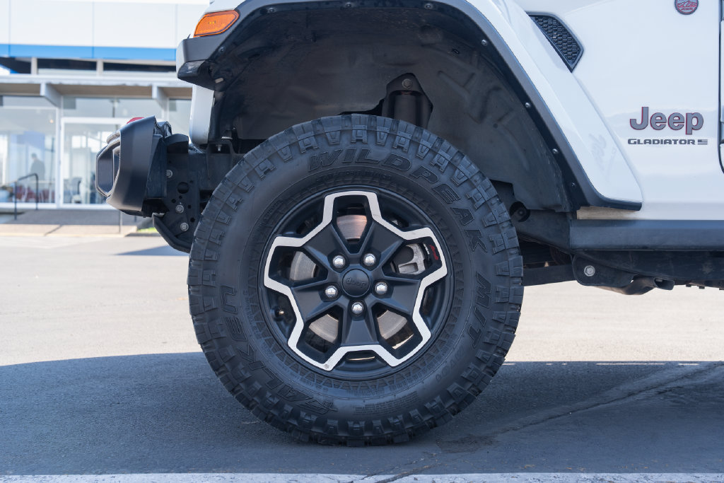 Used 2023 Jeep Gladiator Rubicon w/ Trailer Tow Package AWD/4WD image 7