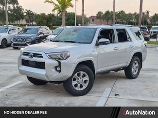 Used 2021 Toyota 4Runner SR5 Premium w/ Moonroof Package AWD/4WD video 1