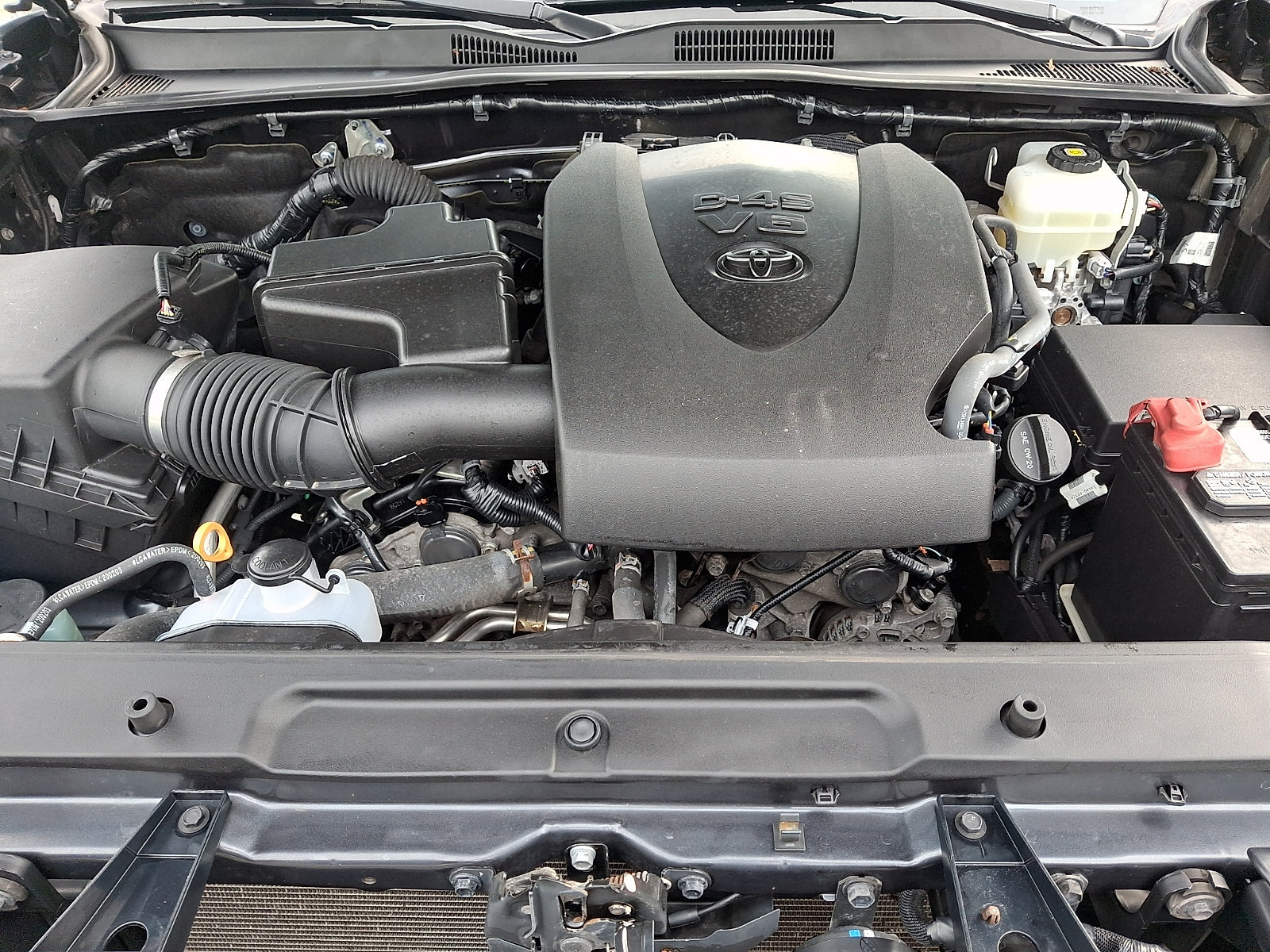 Used 2020 Toyota Tacoma TRD Off-Road AWD/4WD image 27