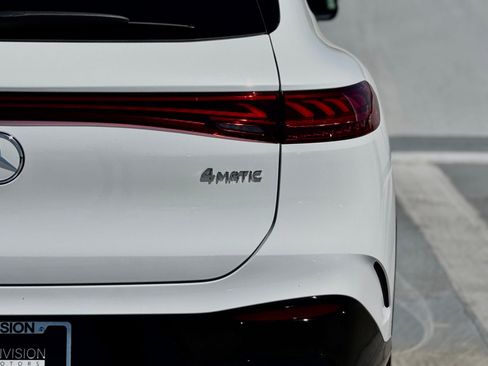 New 2026 Mercedes-Benz EQS 400 4MATIC SUV image 11