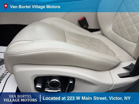 Used 2020 Jaguar XE S image 17