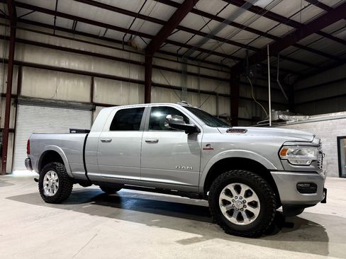 Used 2021 RAM 2500 Laramie AWD/4WD image 3