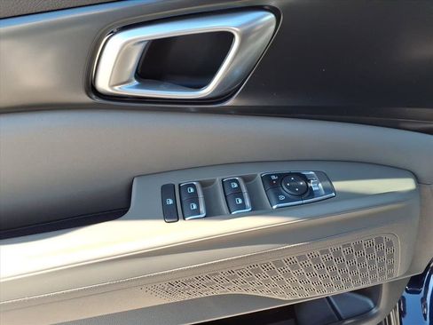 New 2026 Kia Carnival LX FWD image 12