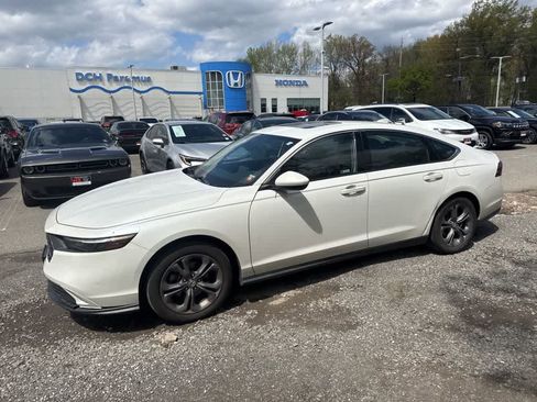 Used 2023 Honda Accord EX image 5