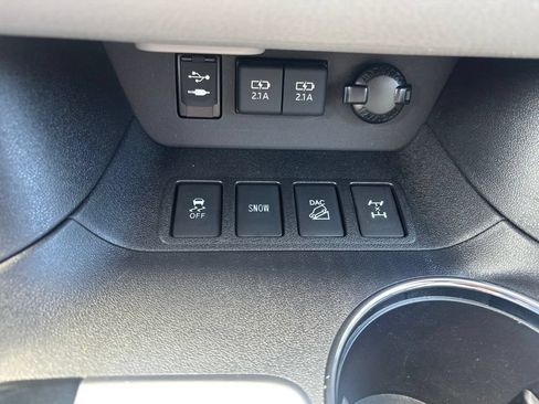 Used 2019 Toyota Highlander Limited Platinum AWD/4WD image 28