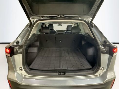 Used 2025 Volkswagen Tiguan SE AWD/4WD image 26