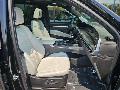 Certified 2026 Cadillac Escalade V w/ LPO, Floor Liner Package AWD/4WD image 11