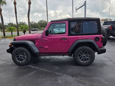 Used 2024 Jeep Wrangler Sport AWD/4WD image 4